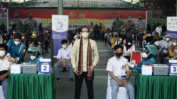 Kemendikbudristek Dukung Percepatan Vaksinasi PTK dan Peserta Didik