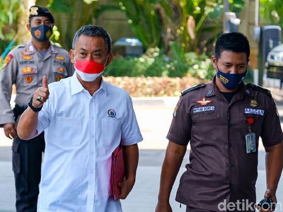 Tenteng Map Merah, Ketua DPRD DKI Penuhi Panggilan KPK