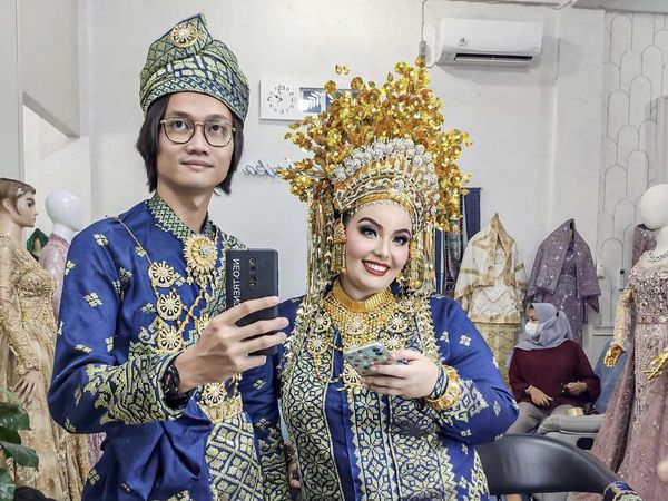 10 Potret Bule Prancis Kepincut Pria RI yang Numpang Saat Jadi Backpacker