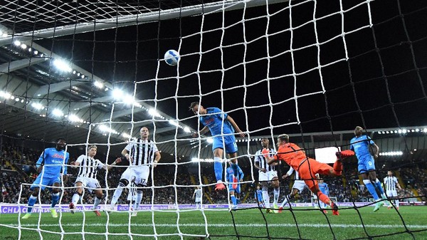 Liga Italia UDINE, ITALY - SEPTEMBER 20: Amir Rrahmani of SSC Napoli scores his team second goal during the Serie A match between Udinese Calcio and SSC Napoli at Dacia Arena on September 20, 2021 in Udine, Italy. (Photo by Alessandro Sabattini/Getty Images)