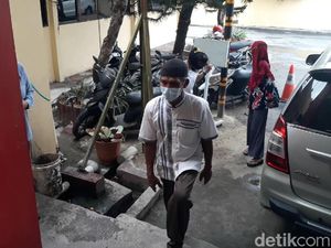 Kasus Ortu Ayu Ting Ting, Orang Tua KD Datangi Polisi Didampingi Pengacara Kasus Ortu Ayu Ting Ting, Orang Tua KD Datangi Polisi Didampingi Pengacara