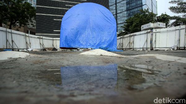 Pak Anies, Tugu Sepeda di Jakarta mangkrak?