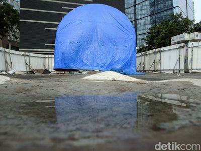 Pak Anies, Tugu Sepeda di Jakarta mangkrak?