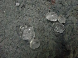 Beji Depok Diguyur Hujan Es!