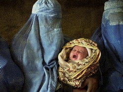 Wanita Afghanistan Berbagi Pengalaman Melahirkan di Bawah Kekuasaan Taliban