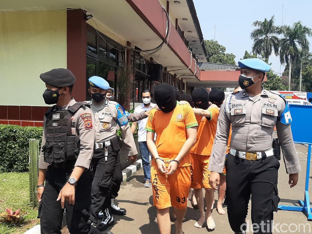 Sindikat Narkoba Sulap 3 Apartemen Jadi Pabrik Tembakau Sintetis Sindikat Narkoba Sulap 3 Apartemen Jadi Pabrik Tembakau Sintetis