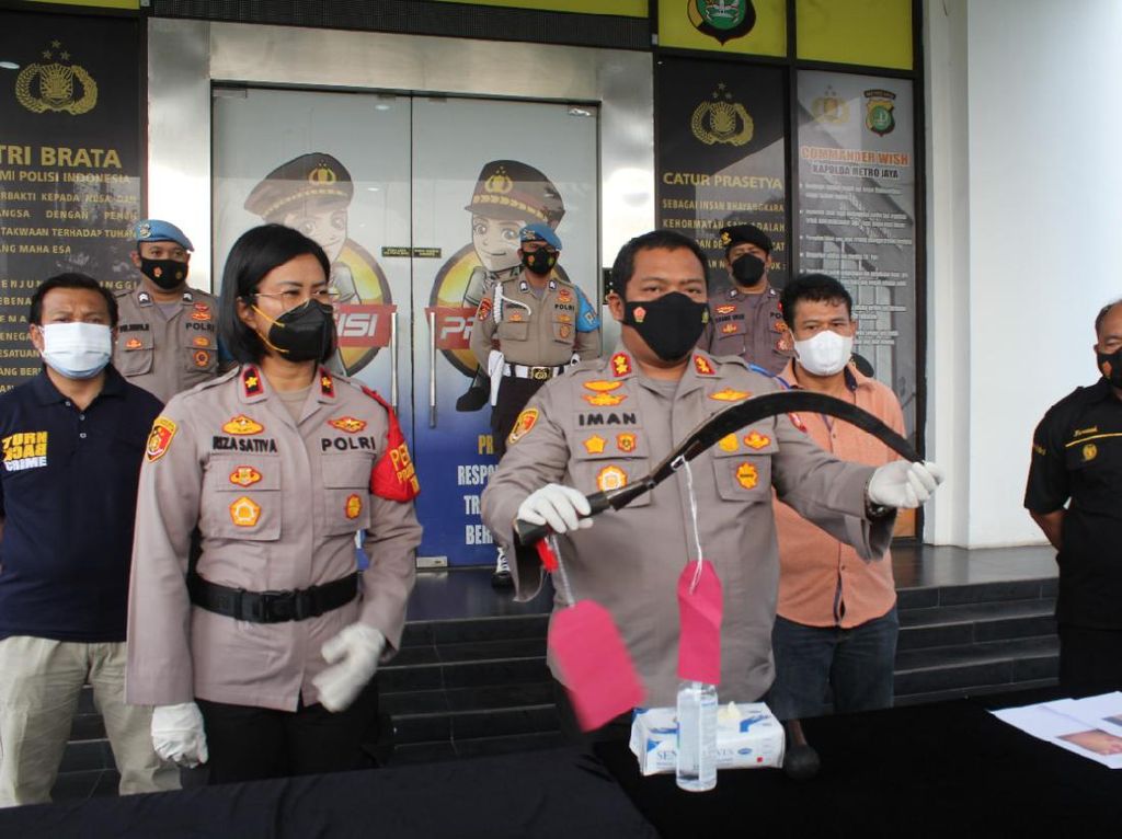 Ditangkap, 4 Pelaku Begal Ojol di Tangsel Ternyata Masih di Bawah Umur Ditangkap, 4 Pelaku Begal Ojol di Tangsel Ternyata Masih di Bawah Umur