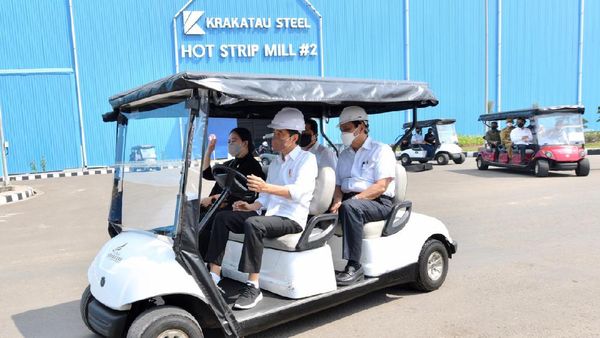 Potret Jokowi Sopiri Puan di Banten