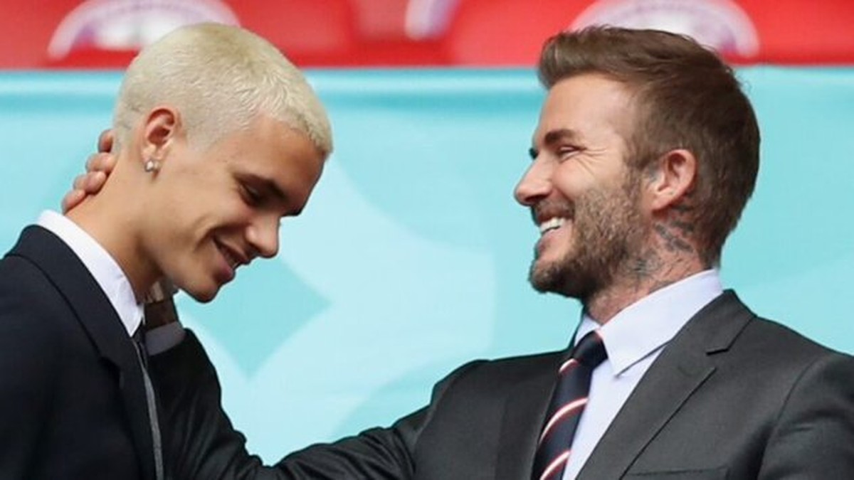 Romeo dan David Beckham saat menonton Inggris vs Jerman di Euro 2020 lalu. Foto: Alex Morton - UEFA/UEFA via Getty Images