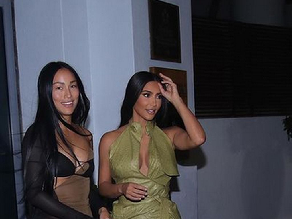 Kim Kardashian Beri Hadiah Tas Hermes Rp 355 Juta ke Mantan Asistennya