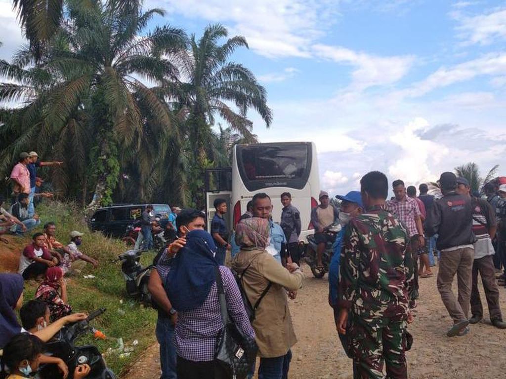 TNI-Komnas PA Evakuasi Anak-anak Korban Konflik Perusahaan-Pekerja di Riau