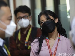 Dukungan Cynthia Riza yang Hadiri Sidang Cerai Perdana Tyna Kanna-Kenang