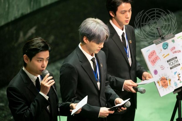 V, Suga, dan Jin saat memberikan pidatonya di Sidang umum PBB
