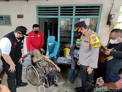 Vaksinasi COVID-19 di Kediri, Warga Berusia 95 Tahun Diapresiasi Bupati