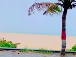 Heboh Fenomena Warna Air Laut di Sultra Terbelah 2, Ini Kata BMKG