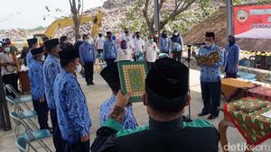 5 Pejabat Blora Ini Dilantik di Tengah Gunungan Sampah