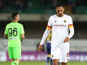 Reaksi Istri Smalling Setelah sang Suami Tak Masuk Skuad Inggris