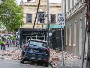 Kepanikan Warga Melbourne Usai Diguncang Gempa Magnitudo 6 Kepanikan Warga Melbourne Usai Diguncang Gempa Magnitudo 6