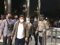 Penampakan Bupati Koltim Andi Merya saat Tiba di Gedung KPK