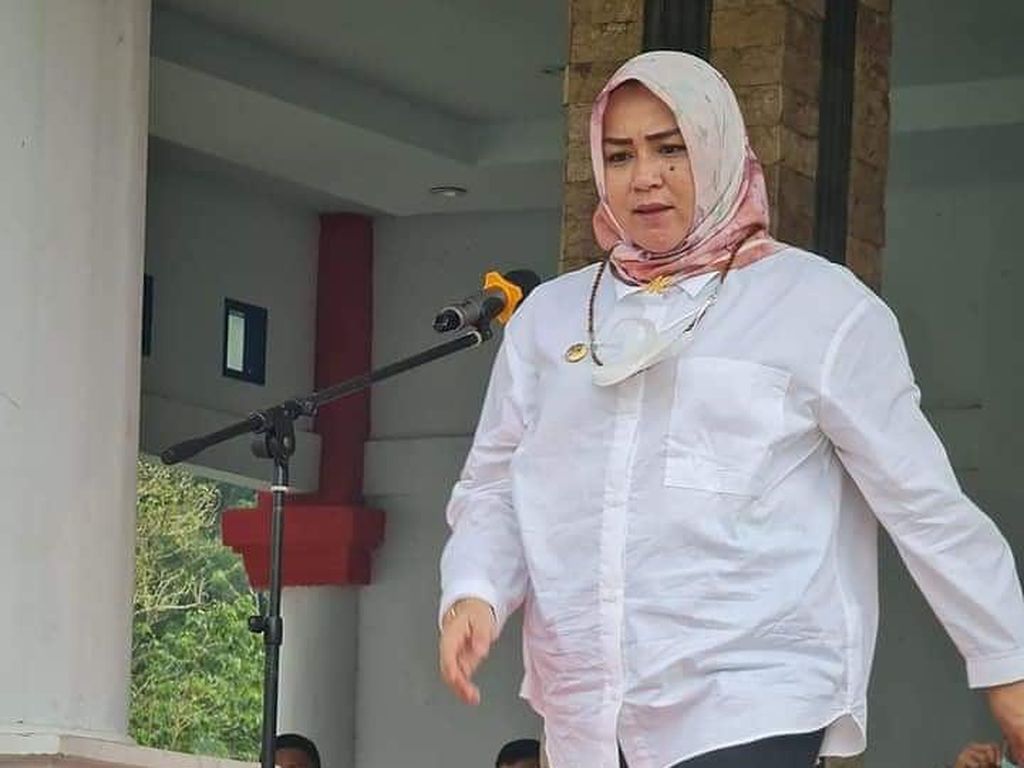 Divonis 3,5 Tahun Bui, Bupati Koltim Andi Merya Pikir-pikir Ajukan Banding Divonis 3,5 Tahun Bui, Bupati Koltim Andi Merya Pikir-pikir Ajukan Banding