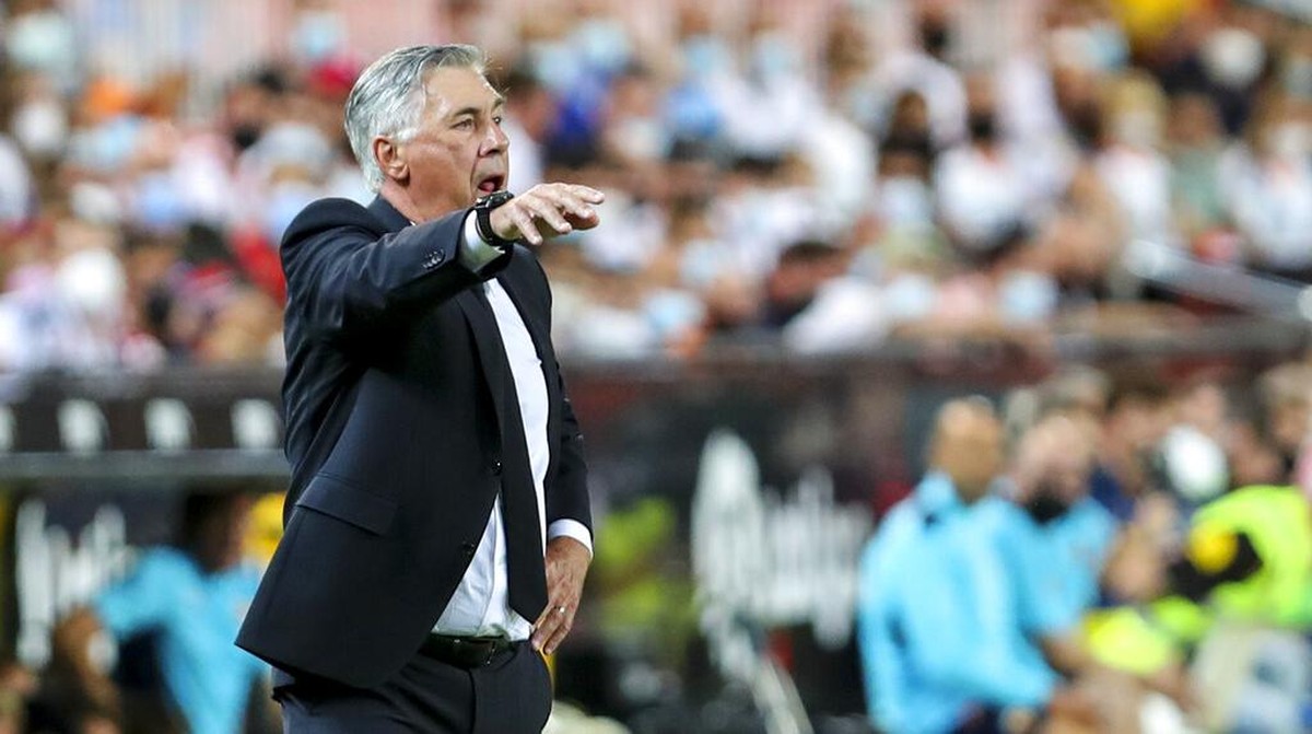 Carlo Ancelotti menyebut Real Madrid sampai di fase penting musim ini. (Foto: AP/Alberto Saiz)