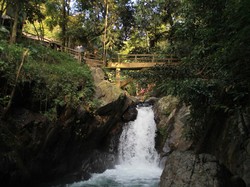 Nyess!! Segarnya Air Curug Putri Kencana