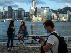 Ekspatriat Hong Kong Mulai Gerah, Lirik Singapura yang Buka Pintu