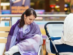 Ya Ampun, Viral Ibu Menyusui Diperlakukan Semena-mena di Bandara Ya Ampun, Viral Ibu Menyusui Diperlakukan Semena-mena di Bandara