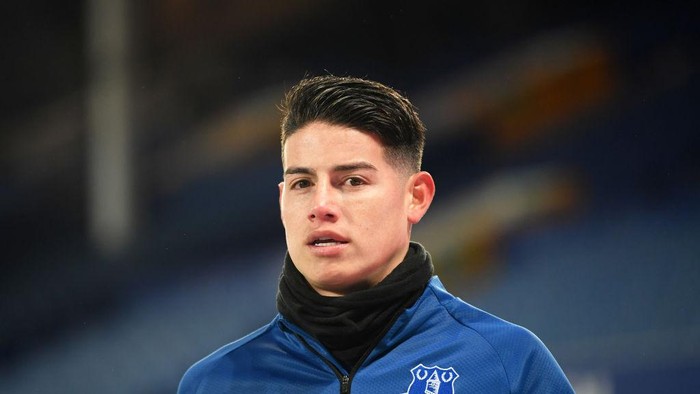 LIVERPOOL, ENGLAND - FEBRUARY 14: James Rodriguez of Everton looks on during the warm up prior to the Premier League match between Everton and Fulham at Goodison Park on February 14, 2021 in Liverpool, England. Sporting stadiums around the UK remain under strict restrictions due to the Coronavirus Pandemic as Government social distancing laws prohibit fans inside venues resulting in games being played behind closed doors. (Photo by Michael Regan/Getty Images)