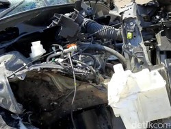 Minibus Seruduk Belakang Truk Boks di Tol Cipali, Satu Orang Tewas