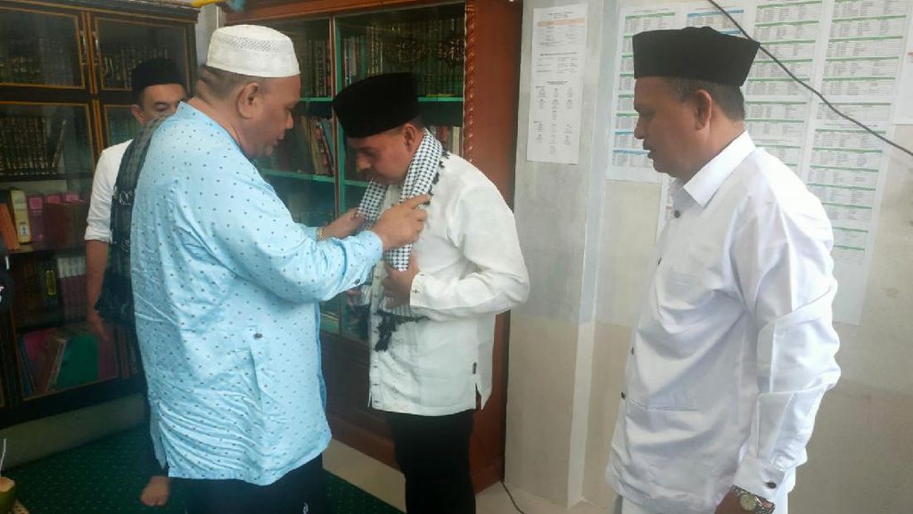 Ngikut Jejak SBY, Muslim Temui Ulama di Aceh