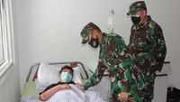 Kondisi Nakes Korban KKB Papua Terungkap Saat Pangdam Menjenguk
