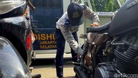 Nggak Pernah Jera, Parkir Motor Liar Kena Razia Gembos Ban