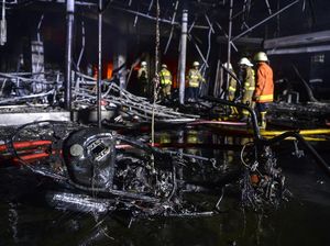 Penampakan Swalayan di Cilandak yang Hangus Dilalap Si Jago Merah