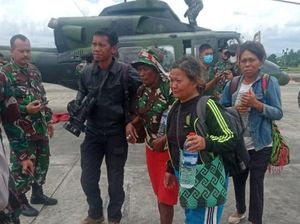 Distrik Kiwirok Belum Kondusif, TNI Evakuasi Guru-Warga ke Jayapura Distrik Kiwirok Belum Kondusif, TNI Evakuasi Guru-Warga ke Jayapura