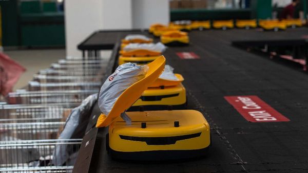 Robot Mungil Ini Dipekerjakan Perusahaan Pos Yunani