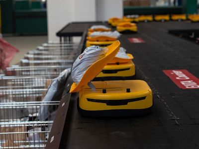 Robot Mungil Ini Dipekerjakan Perusahaan Pos Yunani