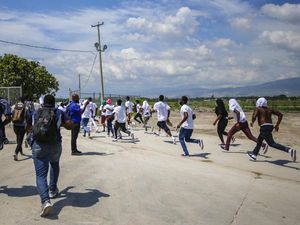 19.000 Migran Berkumpul di Kolombia Dekat Perbatasan Panama 19.000 Migran Berkumpul di Kolombia Dekat Perbatasan Panama
