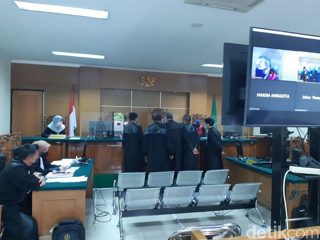 Sidang Korupsi Masker Banten Ditunda, Pengacara Minta Terdakwa Dihadirkan