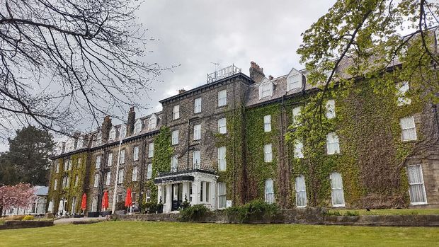 The Old Swan Hotel di Harrogate, Inggris