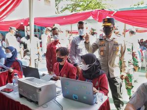 Vaksinasi COVID-19 di UMM Sasar Pelajar, Mahasiswa dan Masyarakat Vaksinasi COVID-19 di UMM Sasar Pelajar, Mahasiswa dan Masyarakat