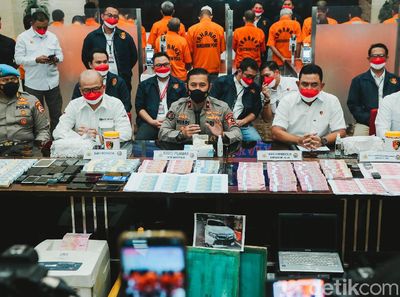 20 Tersangka Kasus Peredaran Uang Palsu Kini Berbaju Oranye
