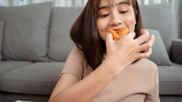 Ini 6 Alasan Mengapa Kamu Selalu Ngidam Makanan Manis