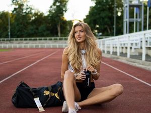 Atlet Terseksi Lupakan Olimpiade, Kini Lenggak-lenggok di Catwalk Atlet Terseksi Lupakan Olimpiade, Kini Lenggak-lenggok di Catwalk