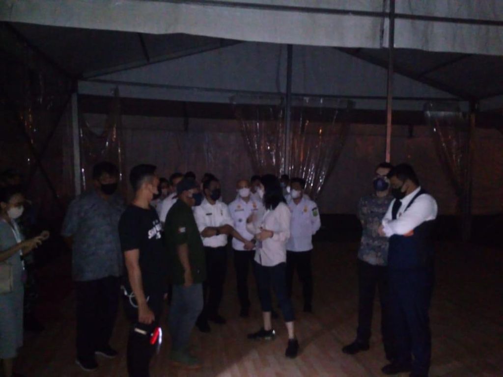 Bobby Cek Persiapan Lokasi Sentra Vaksin Demi Kejar Target Vaksinasi di Medan Bobby Cek Persiapan Lokasi Sentra Vaksin Demi Kejar Target Vaksinasi di Medan