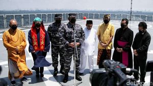 Doa Lintas Agama di Atas KRI Semarang