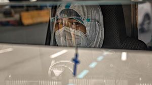 Lonjakan Corona di Filipina Bikin Petugas Ambulans Kerja Non Stop