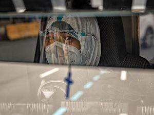 Lonjakan Corona di Filipina Bikin Petugas Ambulans Kerja Non Stop