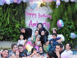 Menebak Harga 1 Truk Kinder Joy Crazy Rich Malang di Ultah Anak, Rp 50 Juta?