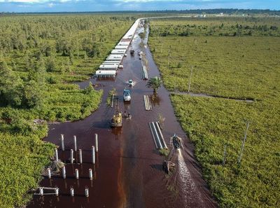 Hampir Sebulan, Jalan Trans Kalimantan Bukit Rawi Masih Banjir